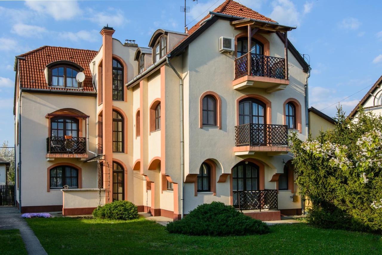 Mi12 Appartement Eger Buitenkant foto