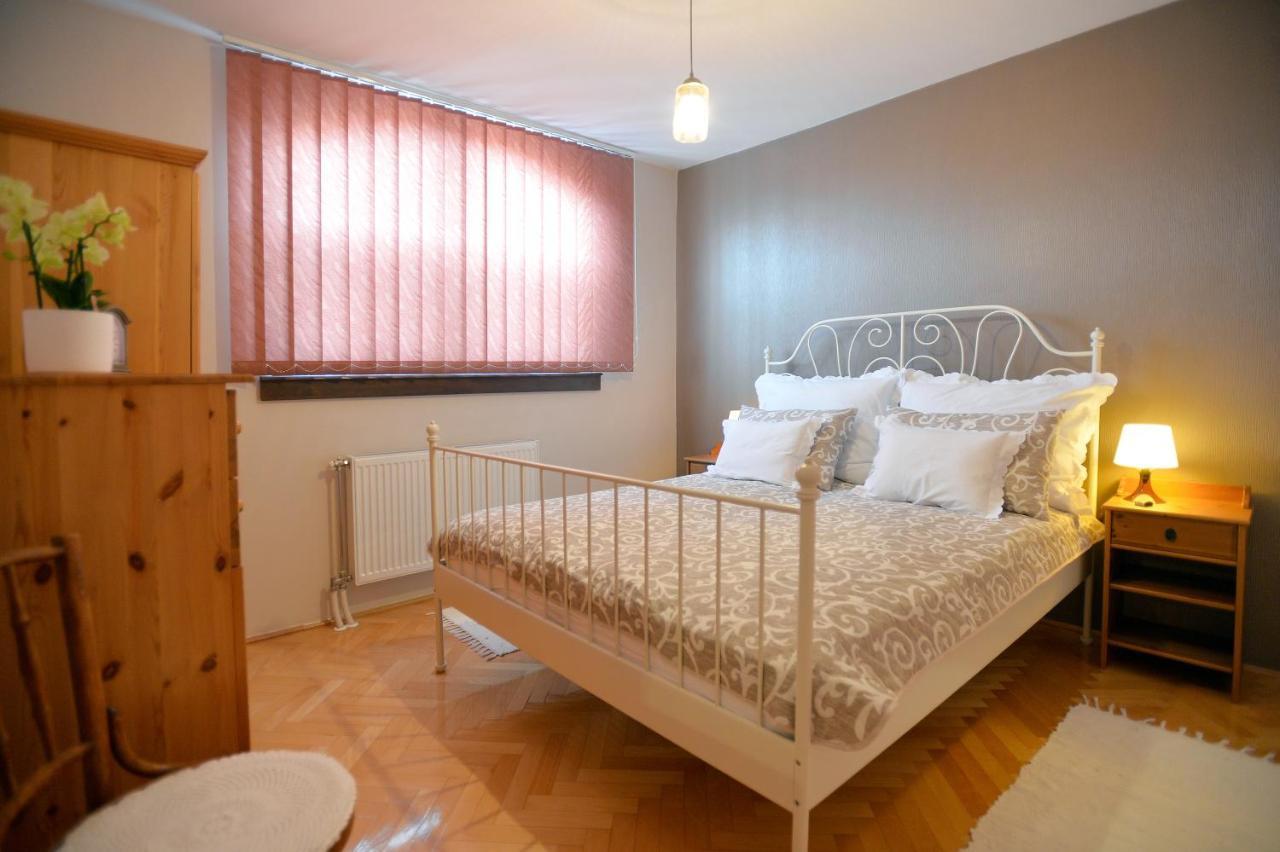 Mi12 Appartement Eger Buitenkant foto