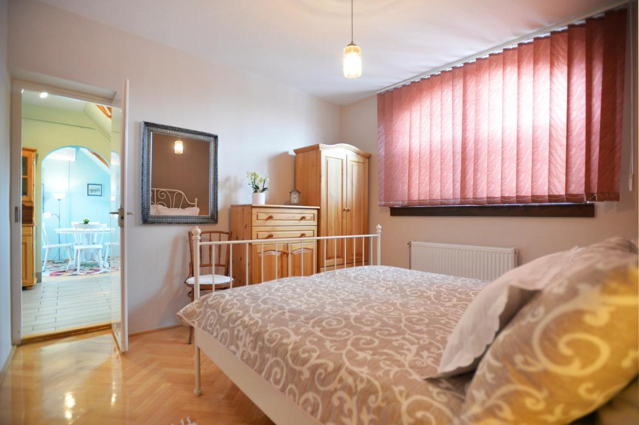 Mi12 Appartement Eger Buitenkant foto